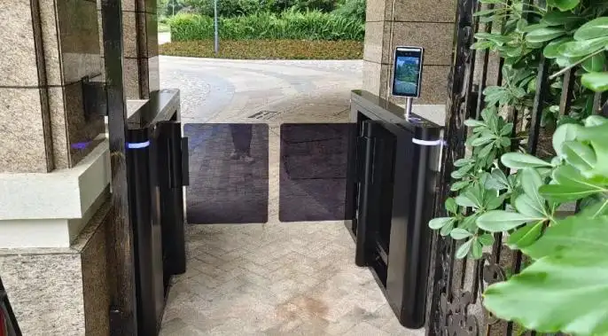 指紋入れ口ゲート