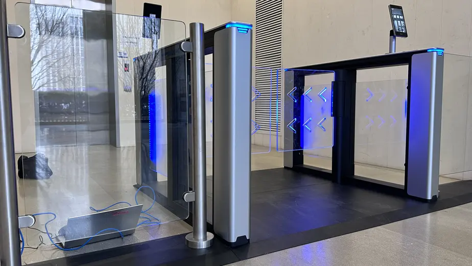 顔認識によるスピードゲート